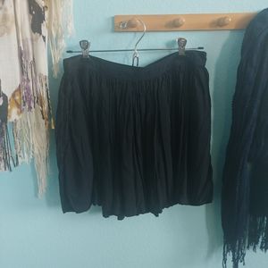 AE black skirt w pockets